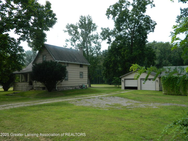 2437 Eifert Road  Holt MI 48842 photo