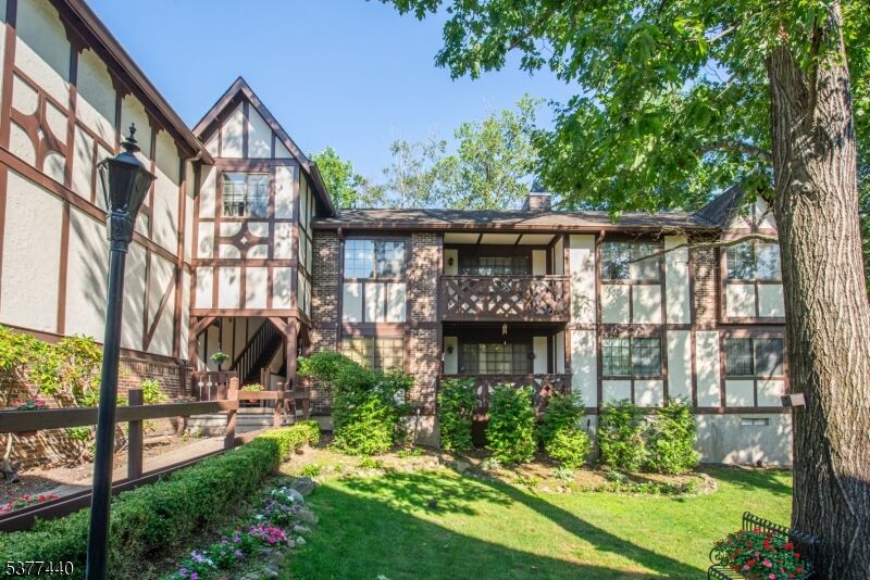 Property Photo: 1906 Faulkner Ct NJ 07430