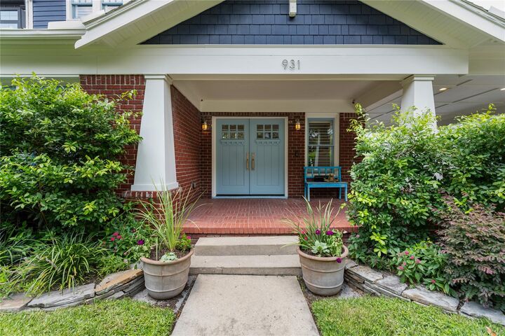 Property Photo:  931 Redan Street  TX 77009 