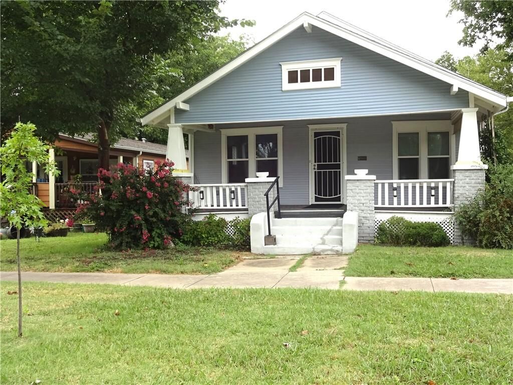 Property Photo: 1104 W Myrtle Street KS 67301