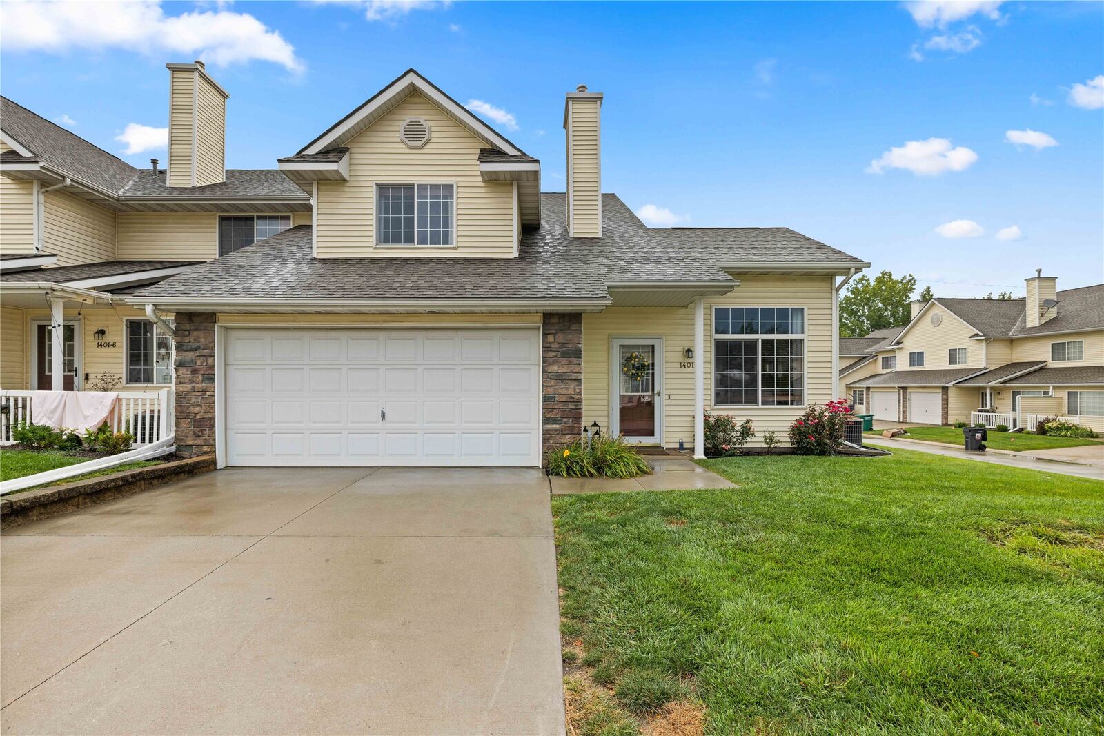 Property Photo: 1401 SE Delaware Avenue 5 IA 50021