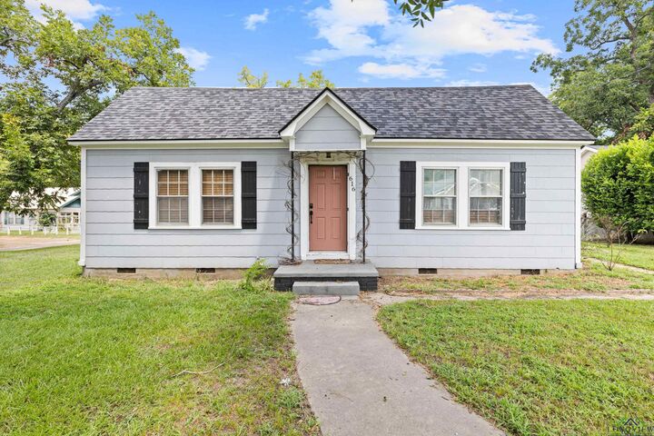 Property Photo: 616 W Scott TX 75644