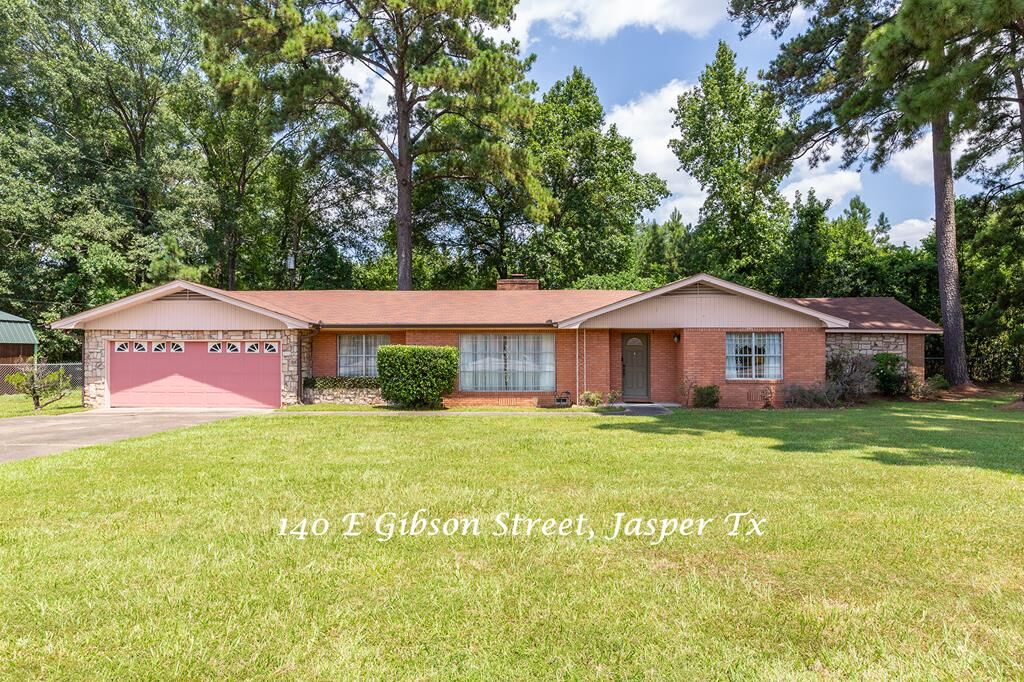 Property Photo:  140 E Gibson  TX 75951 