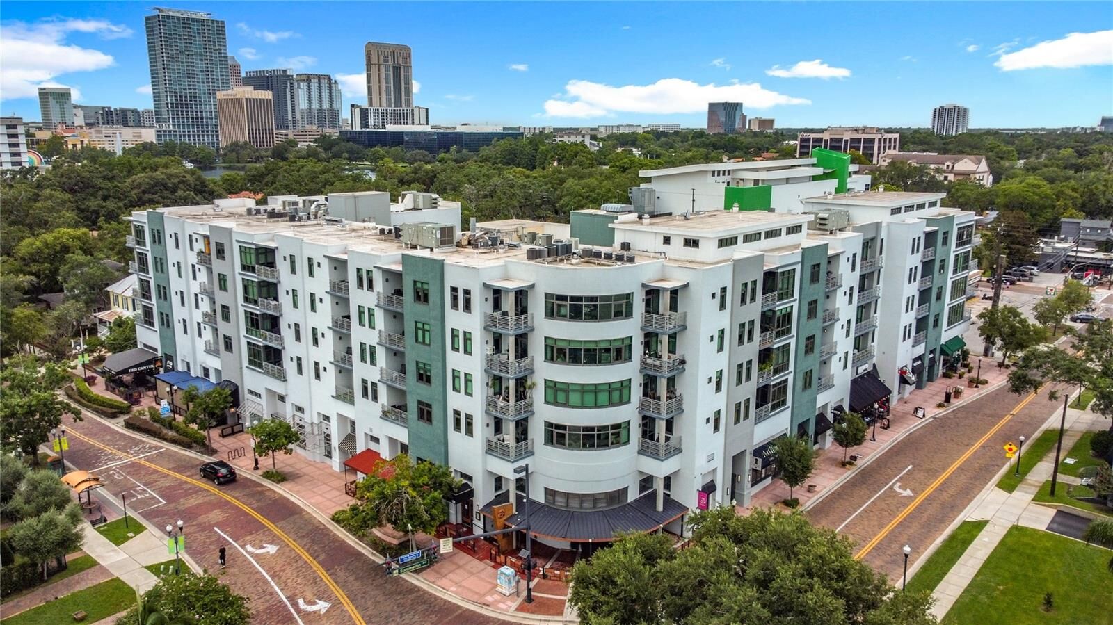 Property Photo:  10 N Summerlin Avenue 19  FL 32801