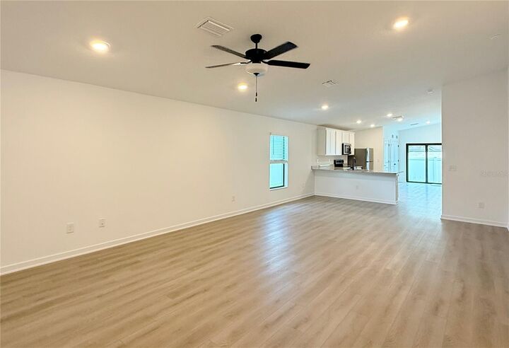 Property Photo:  5745 Helmsman Court  FL 33619 