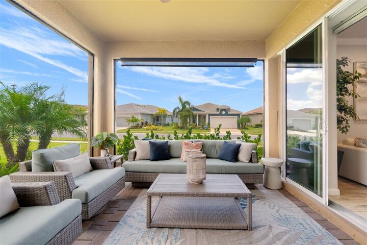Property Photo: 11878 Bohemian Place FL 34293