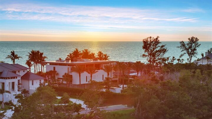 Property Photo:  8250 Sanderling Road  FL 34242 