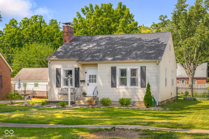 Property Photo: 1626 Gilmore Street IN 47201
