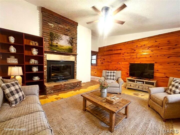 Property Photo: 10 Oak Ridge Road MO 63080