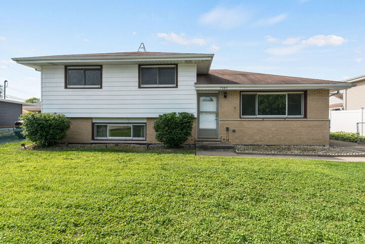7305 W 75th Street  Bridgeview IL 60455 photo