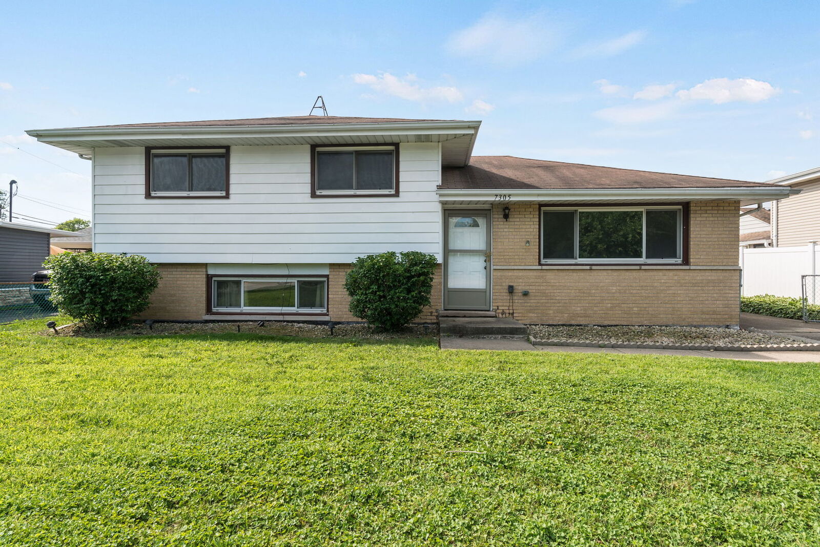 Property Photo:  7305 W 75th Street  IL 60455 