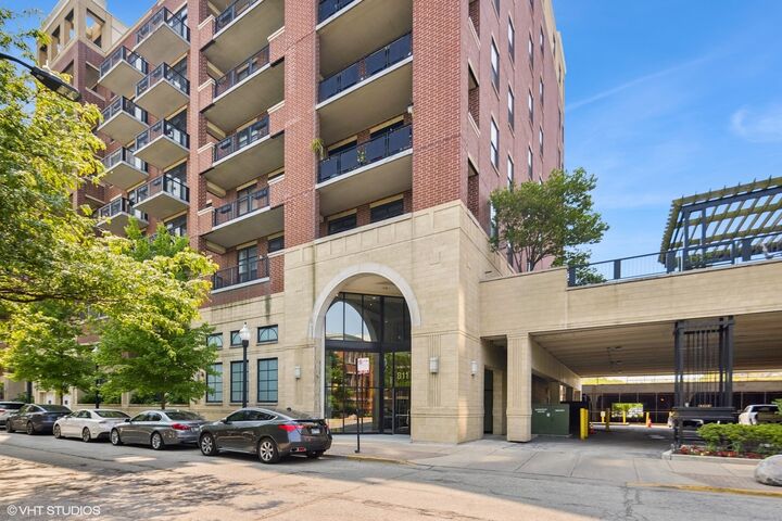 811 W 15th Place 414  Chicago IL 60608 photo