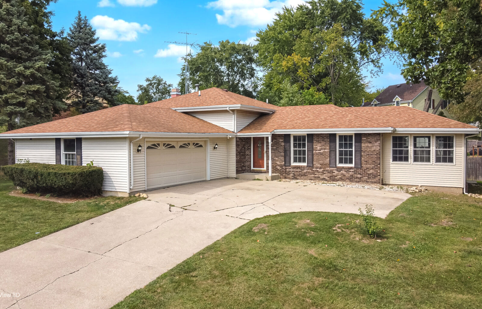 Property Photo: 102 Hickory Lane IL 60450