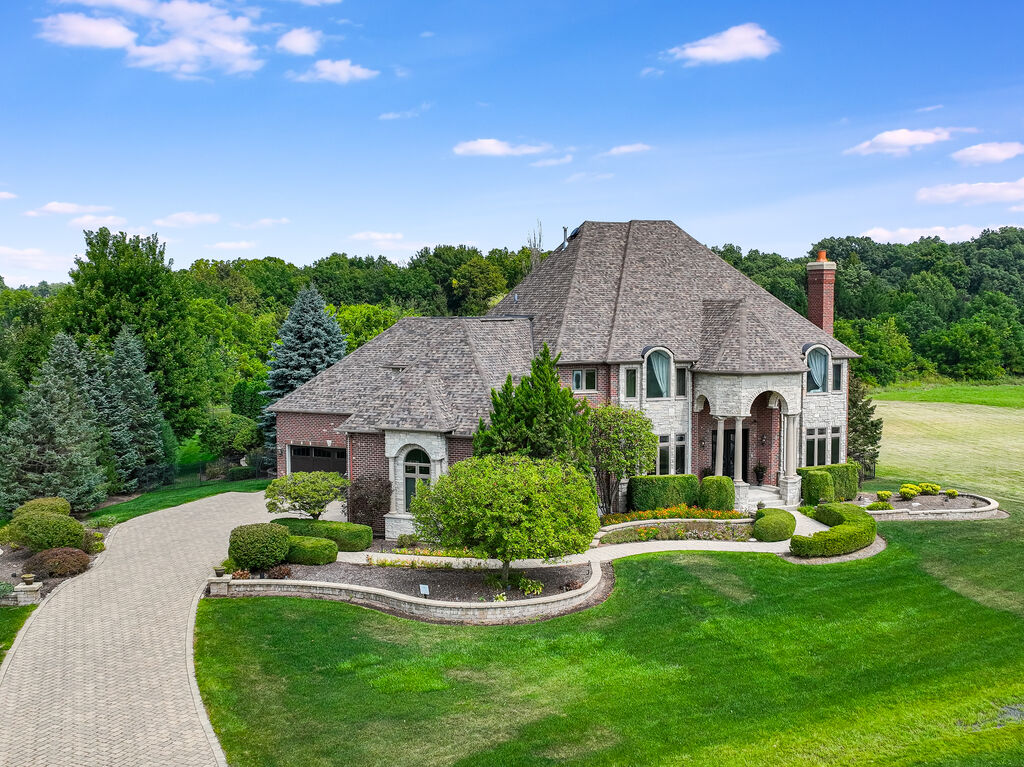 Property Photo:  8127 Shadow Creek Lane  IL 60560 