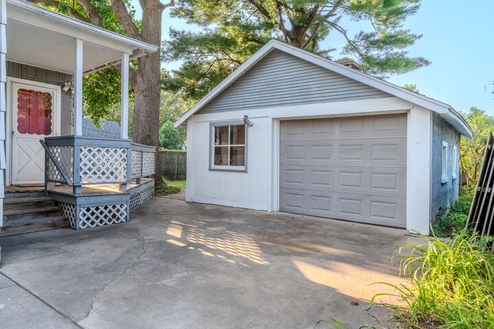Property Photo:  505 E 4th Street  IL 61071 