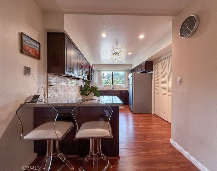 Property Photo:  3663 Los Feliz Boulevard 6  CA 90027 