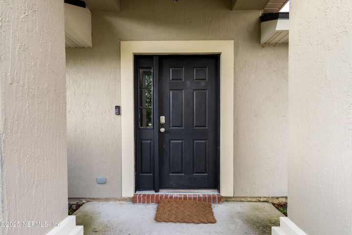 Property Photo: 1341 Grey Feather Lane FL 32218