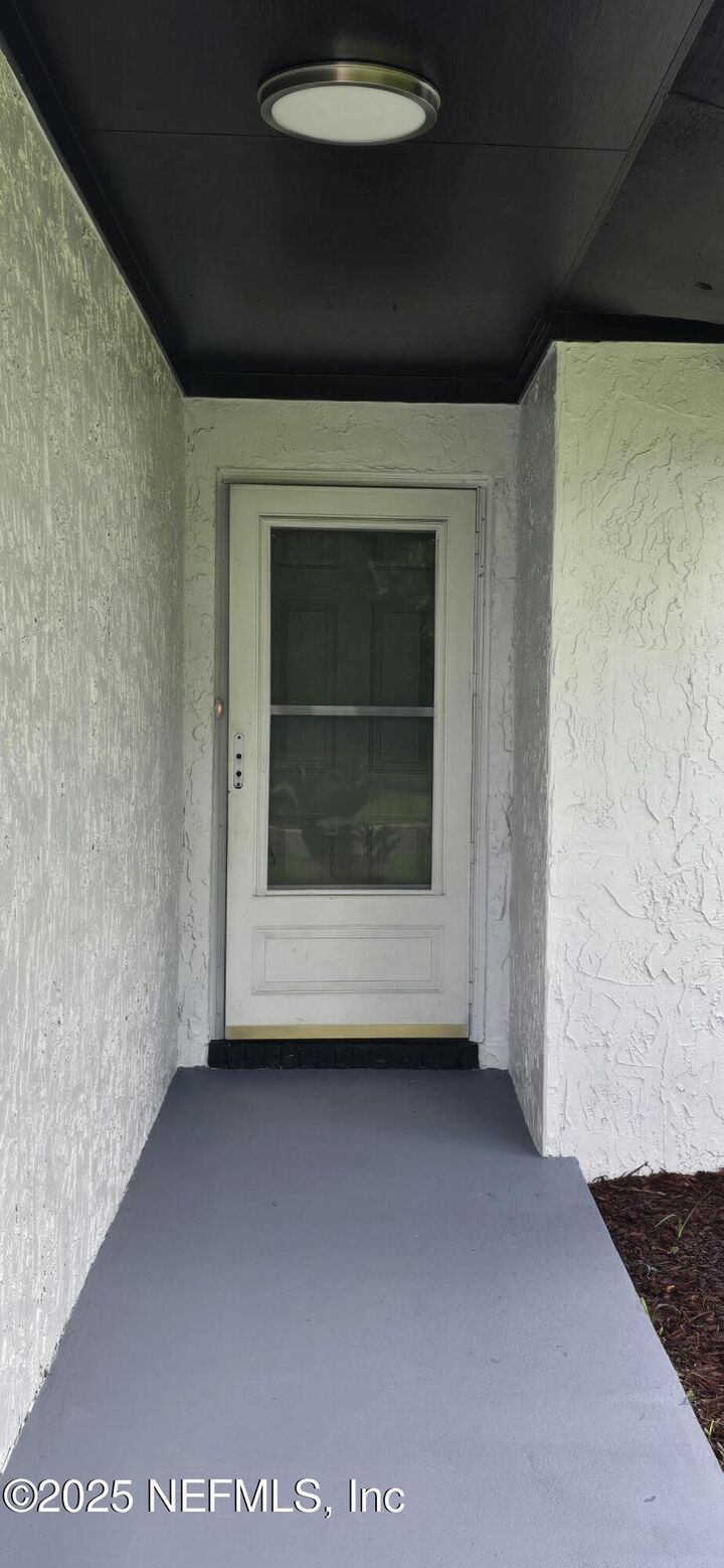 Property Photo: 4266 Matador Drive FL 32210
