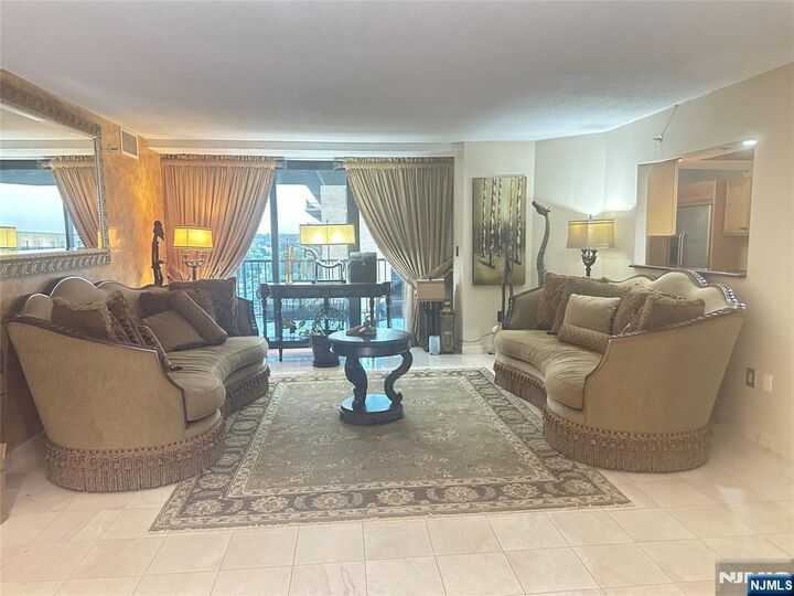 Property Photo:  245 Prospect Avenue 5B  NJ 07601 