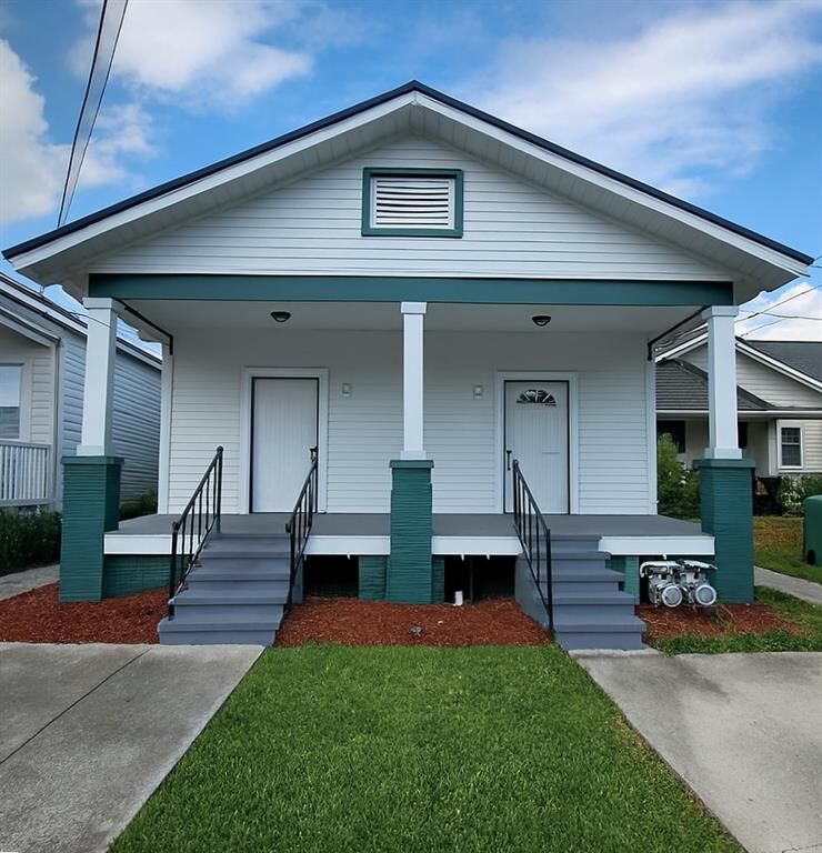 Property Photo: 540-542 Avenue B LA 70072