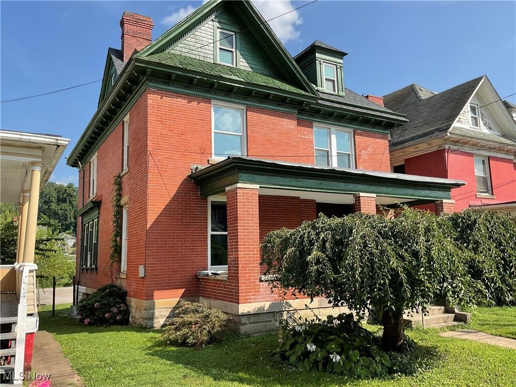 Property Photo:  1318 Avery Street  WV 26101 