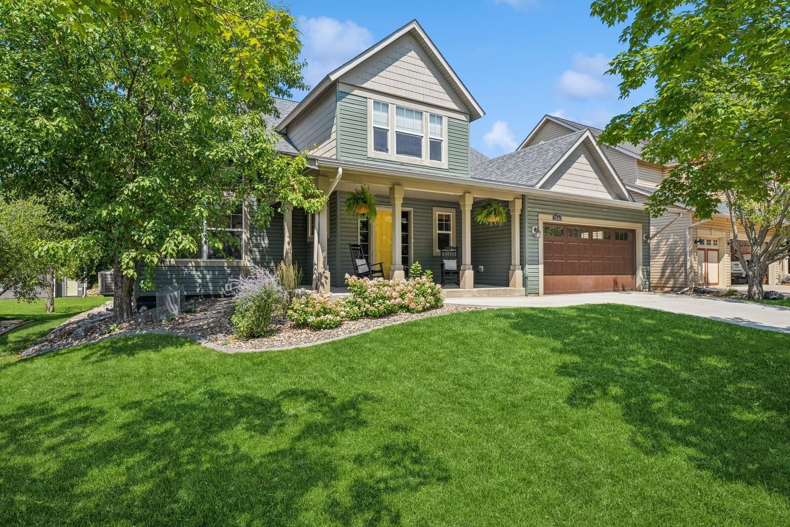 Property Photo:  2844 Rosemill Circle  MN 55129 