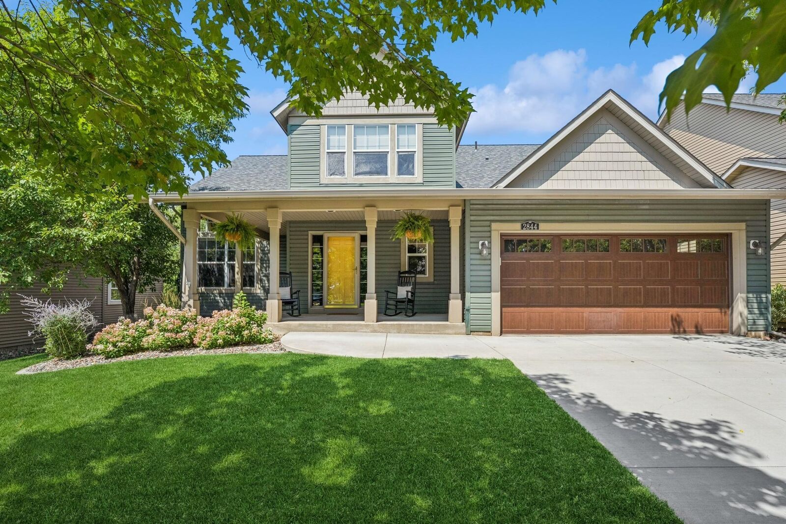 Property Photo:  2844 Rosemill Circle  MN 55129 