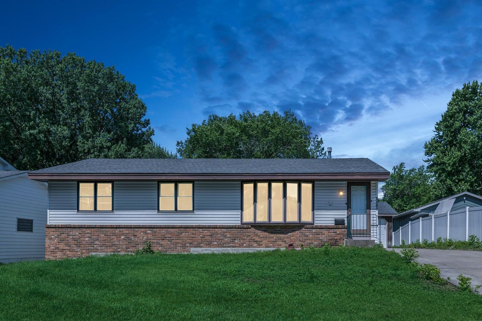 Property Photo: 3307 Adair Avenue N MN 55422