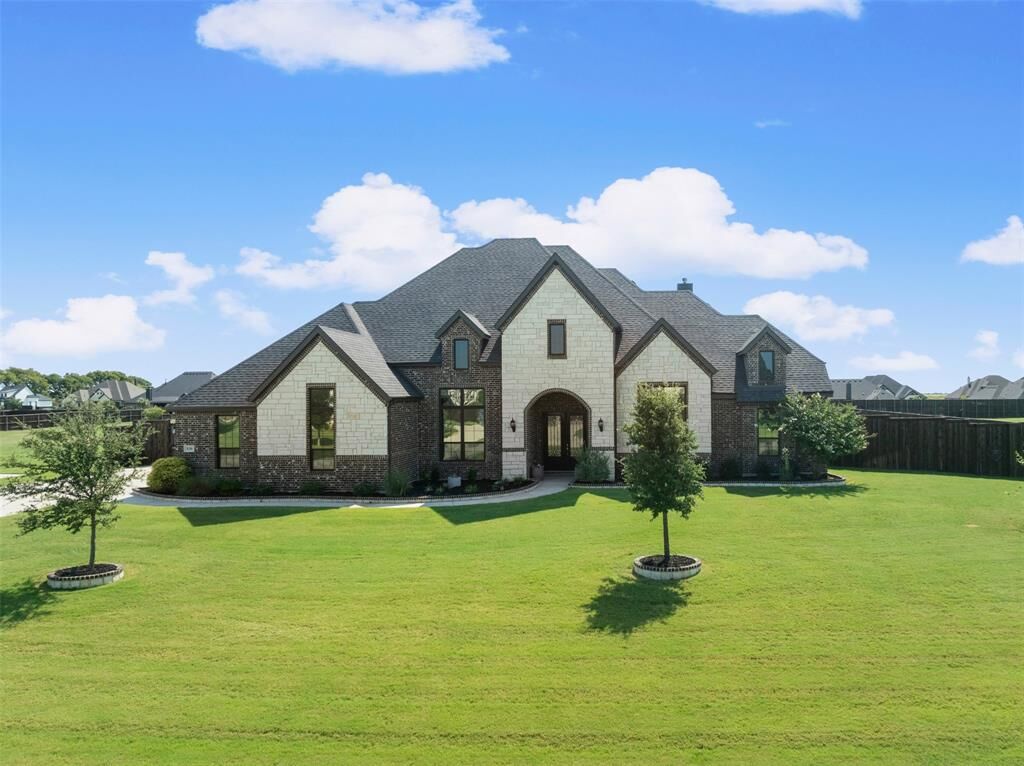Property Photo:  830 Cimarron Meadows Drive  TX 75167