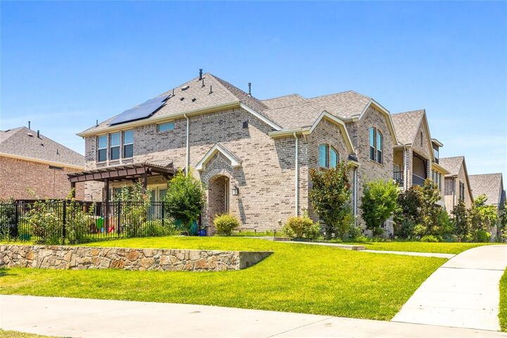 Property Photo:  464 Renaissance Lane  TX 75060 