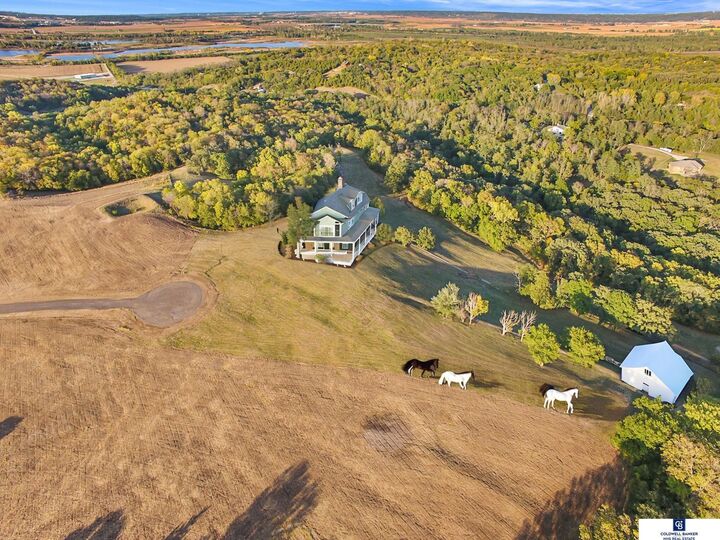Property Photo:  18003 Club View Drive  NE 68048 