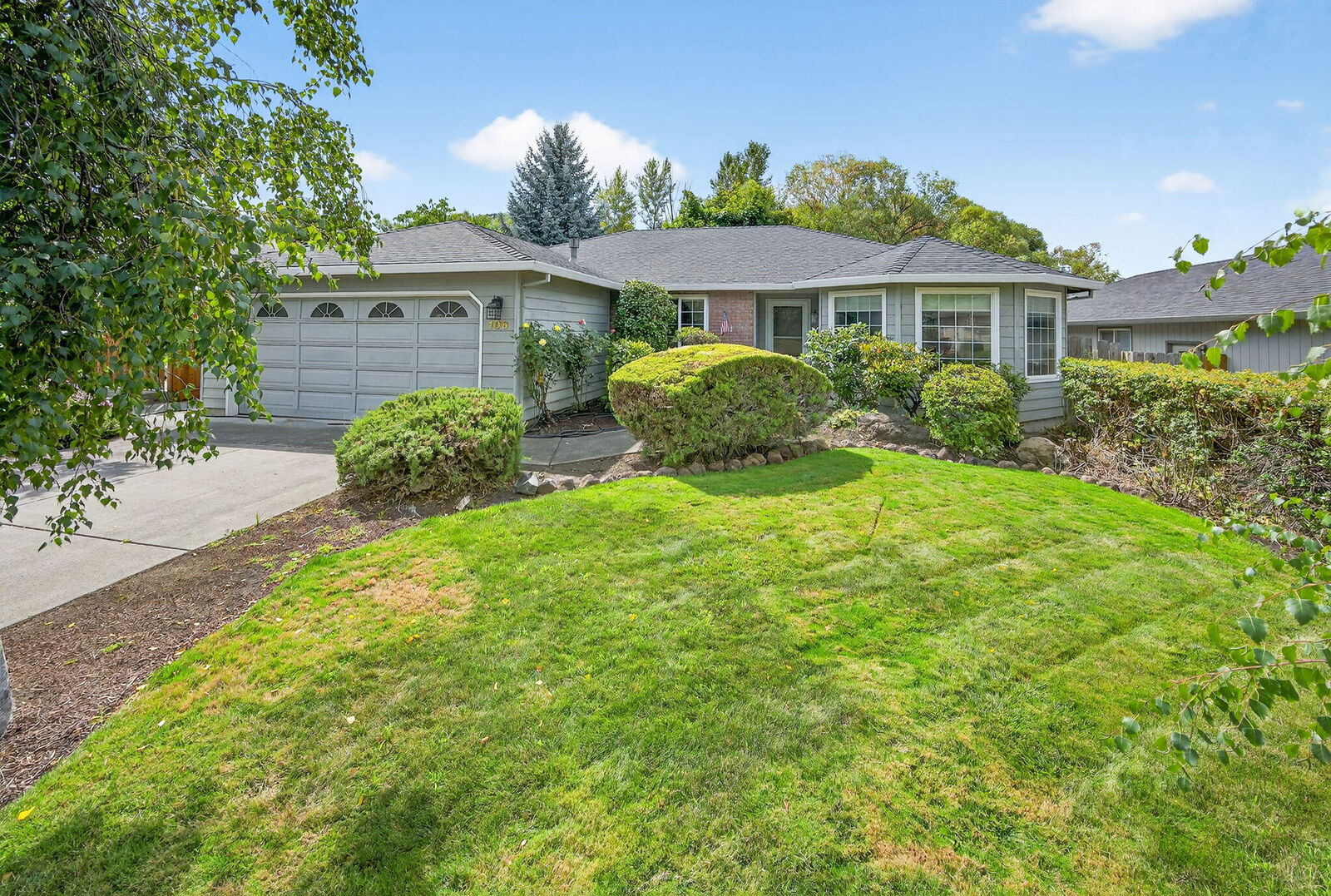 Property Photo: 106 Freshwater Drive OR 97535