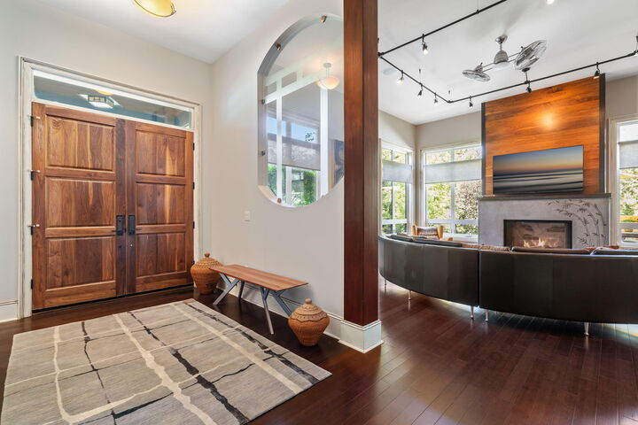 Property Photo: 855 NW Haleakala Way OR 97703
