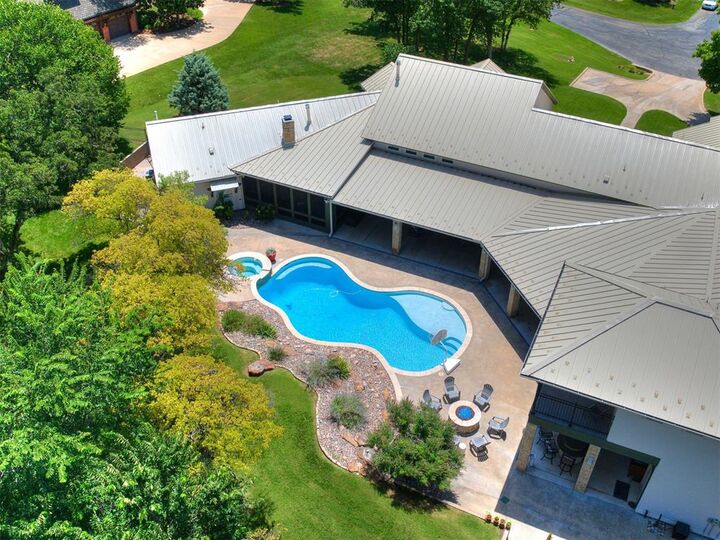 Property Photo:  4101 Oakdale Farm Circle  OK 73013 