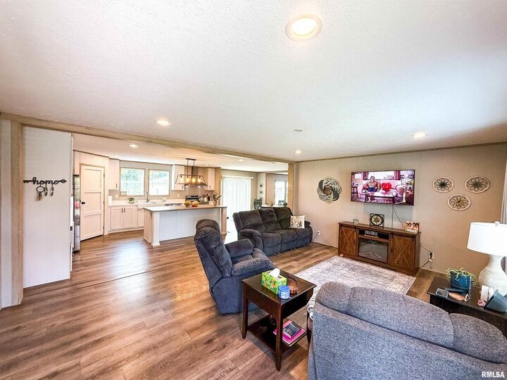 Property Photo: 119 S 6th Street Southwest IL 62824