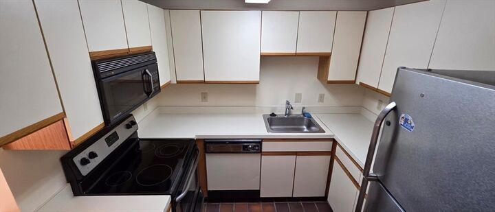 Property Photo:  200 Ledgewood Drive 606  MA 02180 