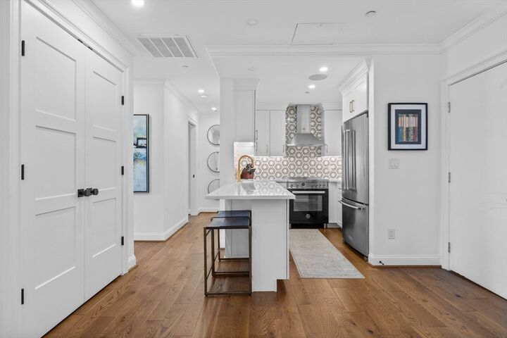 Property Photo:  75 Clarendon St 505  MA 02116 