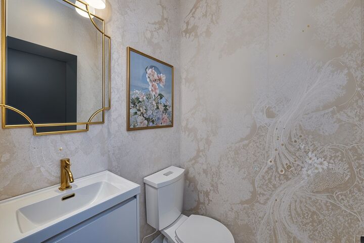 Property Photo:  18 Belknap Street 4  MA 02474 