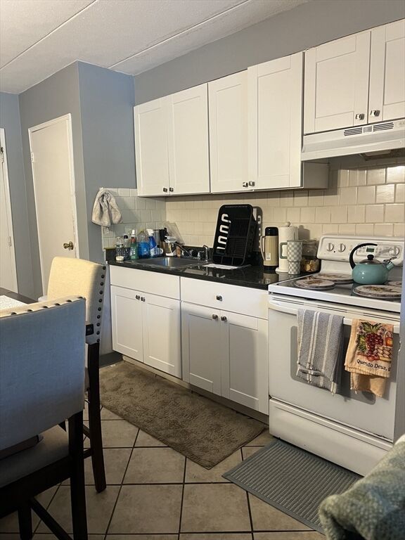 Property Photo:  126 Beaver St B-121  MA 01702 