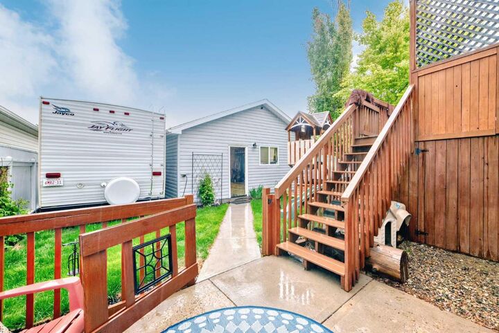 Property Photo: 210 Uplands Boulevard N AB T1H 6S6