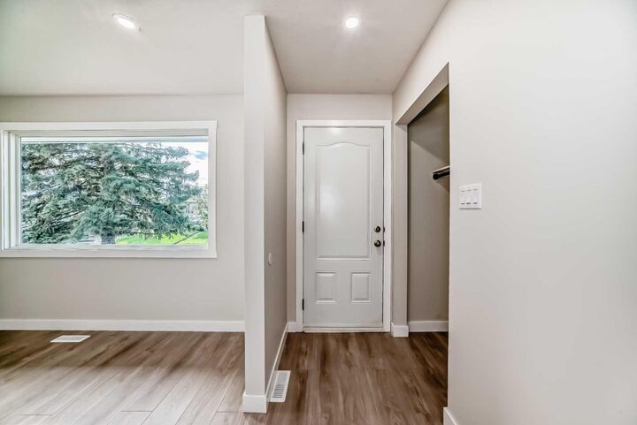 Property Photo:  256 Penbrooke Close SE  AB T2A 3P1 