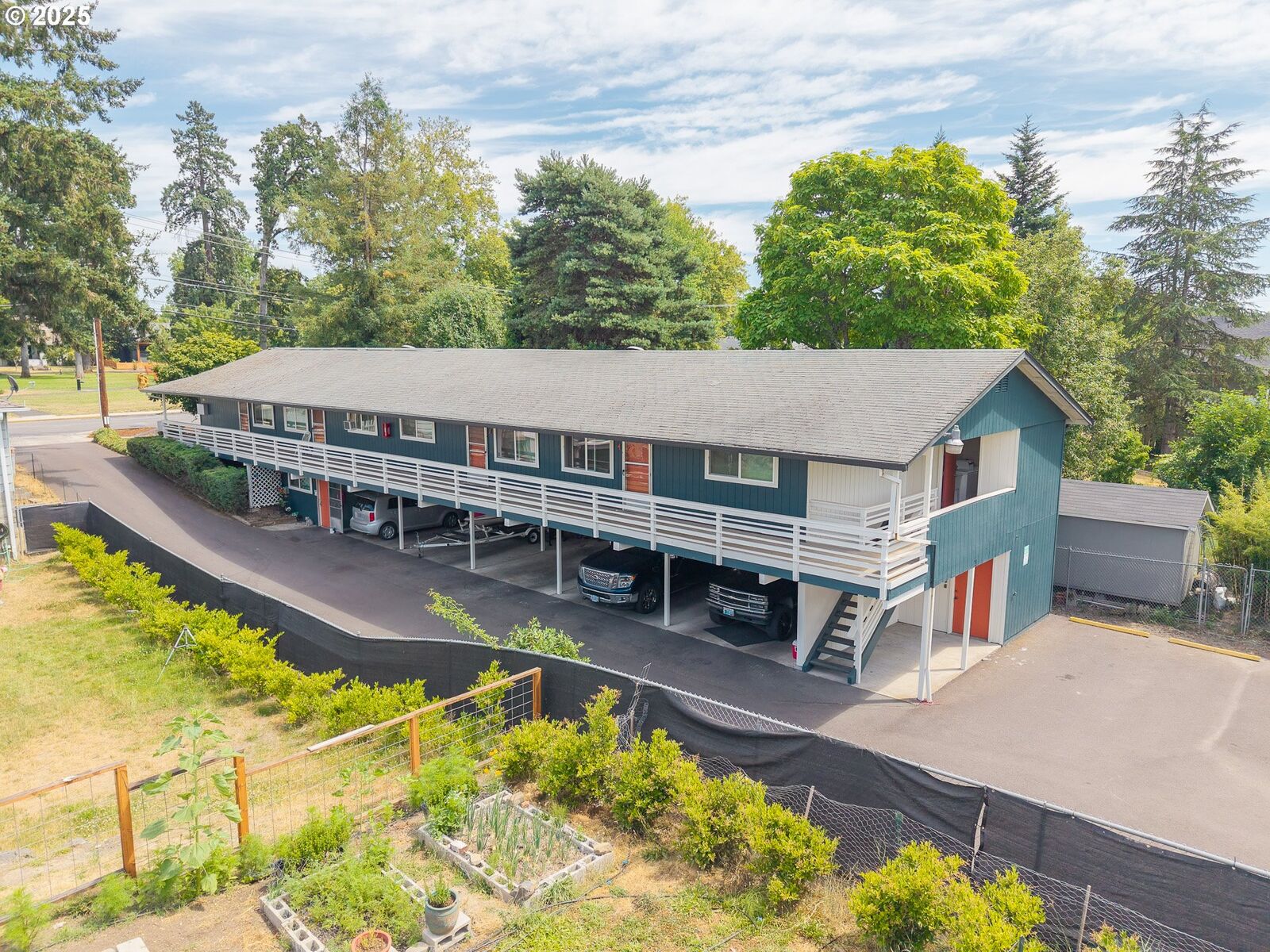 Property Photo:  405 S Blaine St  OR 97132 