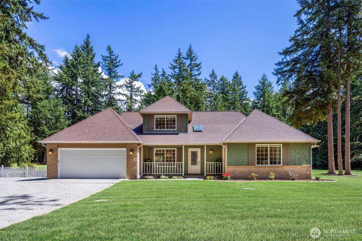 Property Photo: 6927 Denali Way WA 98236