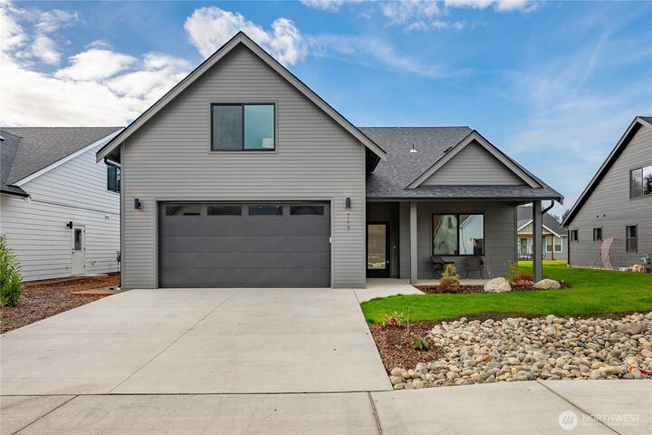 Property Photo:  717 E 5th Street  WA 98276