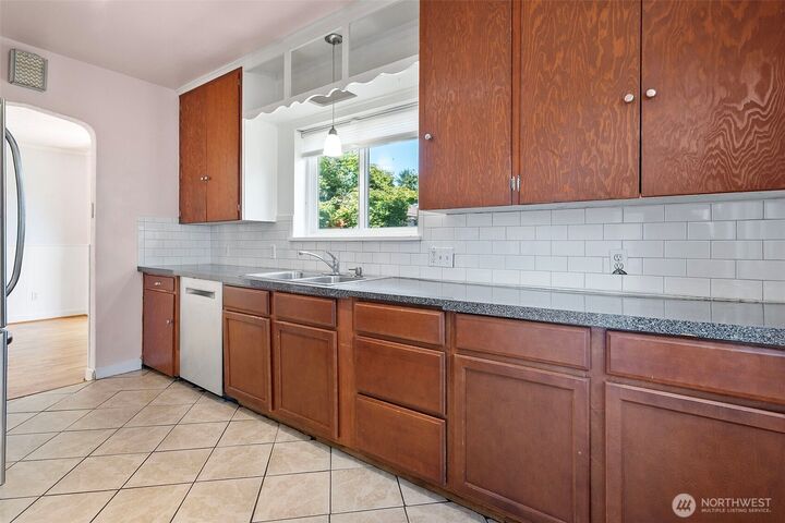 Property Photo: 2915 N 12th Street WA 98406