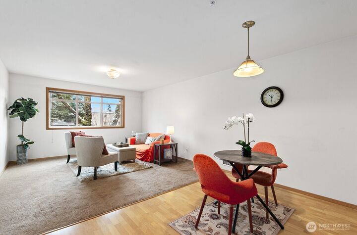 Property Photo: 9517 35th Avenue NE 2A WA 98115