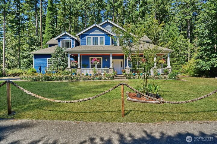 Property Photo:  481  7th Ave  WA 98333 