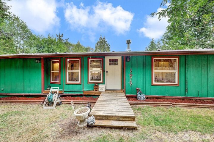 Property Photo: 30314 91st Avenue E WA 98338