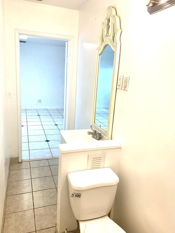 Property Photo:  500 W Oakland Park Boulevard  FL 33311 