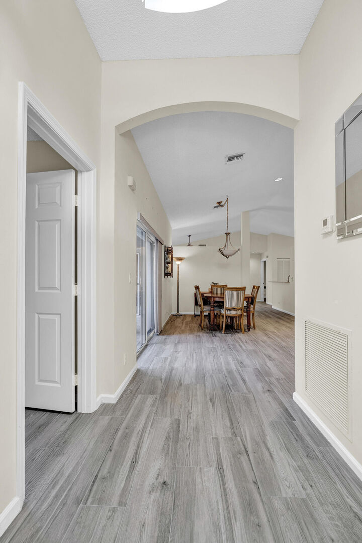 Property Photo: 9938 Harbour Lake Circle FL 33437